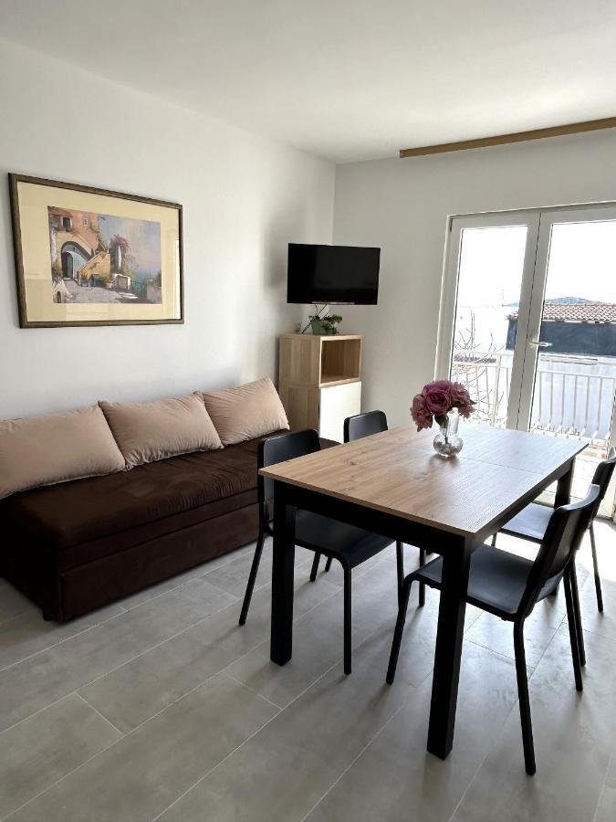 Apartments Ljubomir Rogoznica  Bagian luar foto