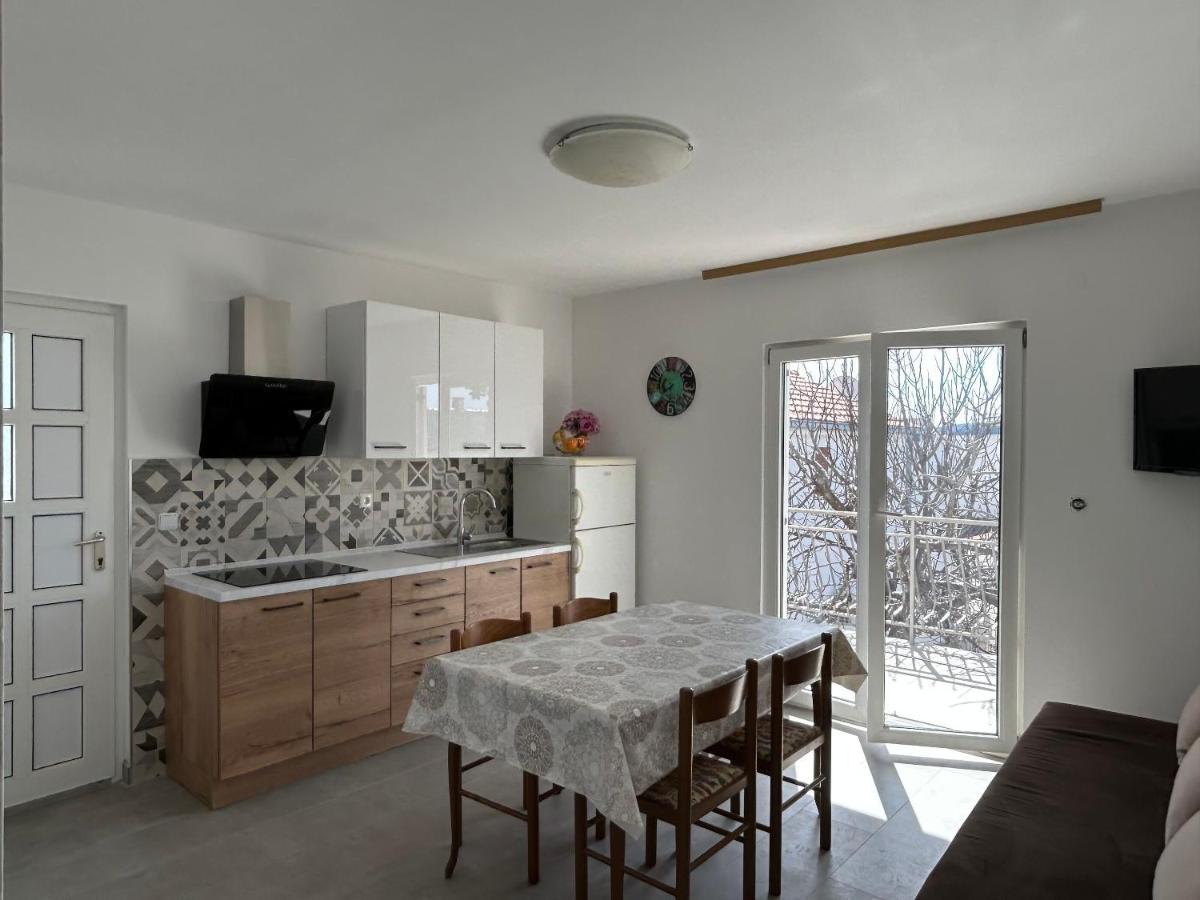 Apartments Ljubomir Rogoznica  Bagian luar foto
